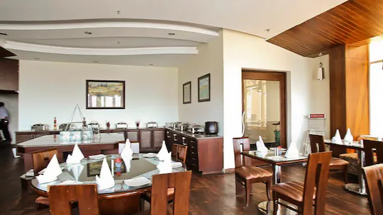 Hotel Royal Orchid Fort Resort