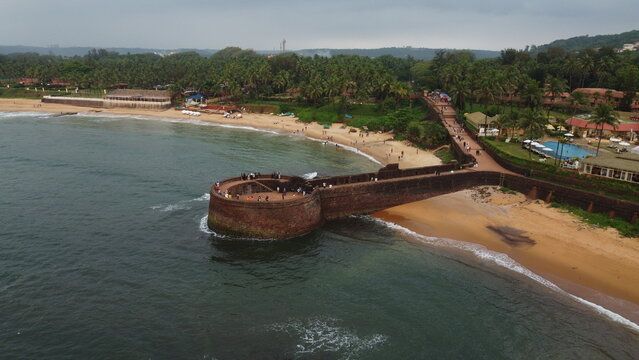 Sinquerim Beach