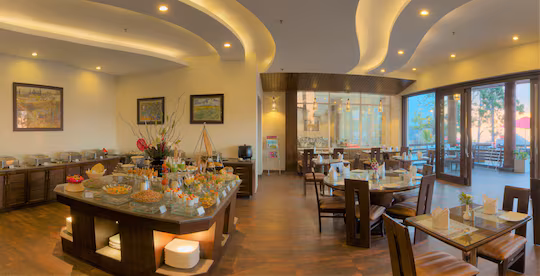 Hotel Royal Orchid Fort Resort