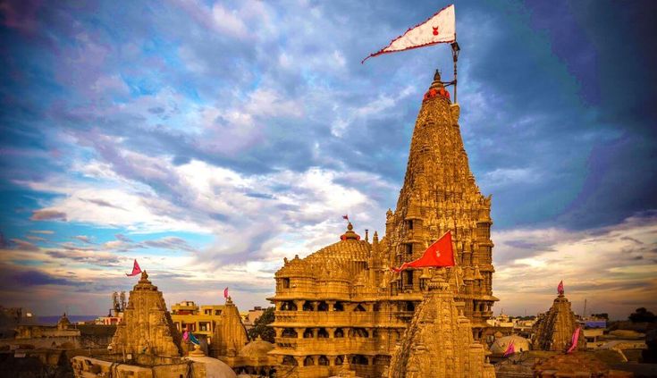 Aarti at Dwarkadhish Temple