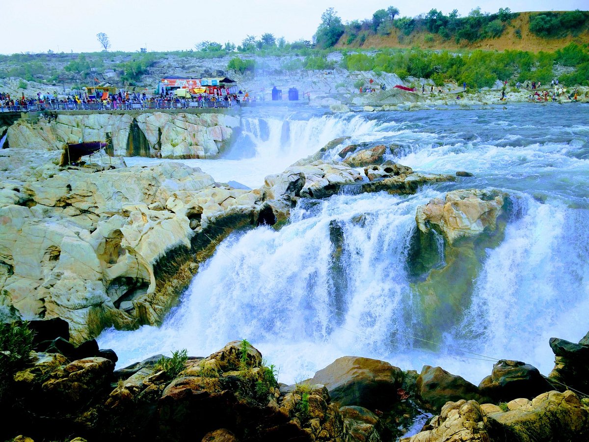 dhuandhar waterfall